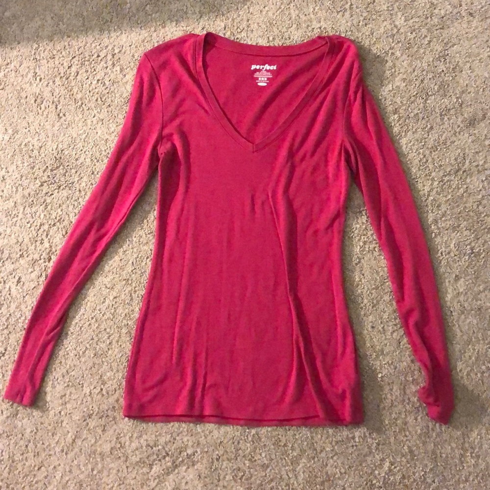 V-neck old navy shirt